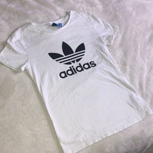 ⭐️Adidas T-Shirt